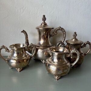Vintage Quadruple Silverplate 4 Piece Coffee Set (D009)